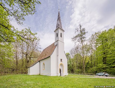 Gemeinde Erharting Landkreis Mühldorf Hampersberg Kirche Außen (Dirschl Johann) Deutschland MÜ